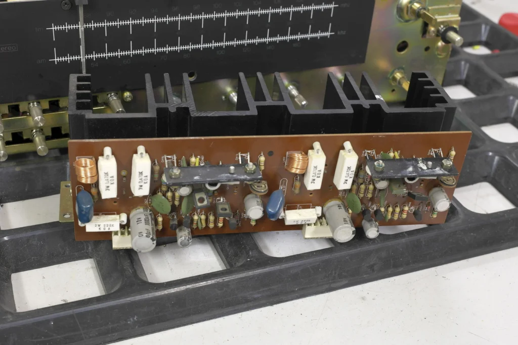 Power Amplifier mit alten Elkos