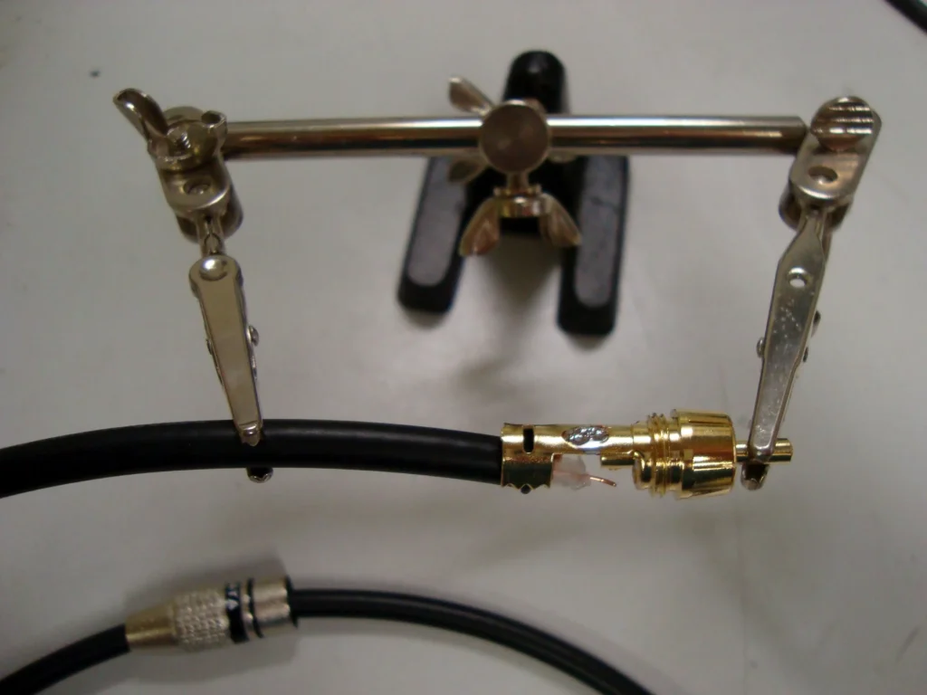 Cinch Kabel DIY: Stecker verlöten