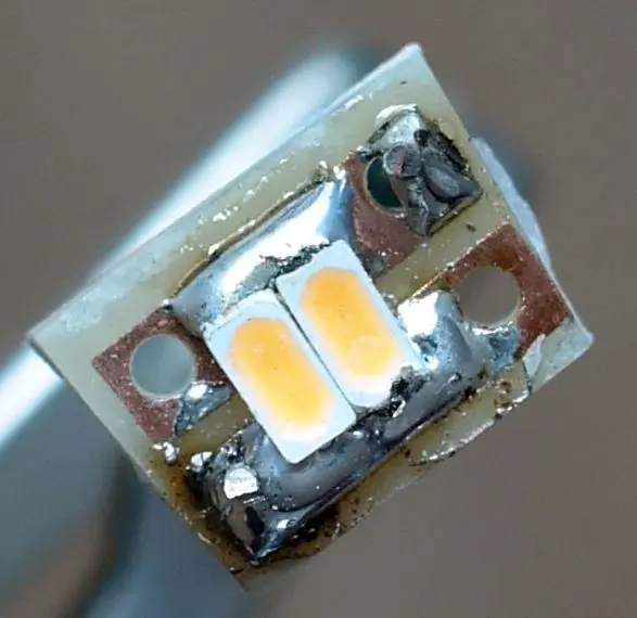 Umbau auf LED Beleuchtung: Platine mit weißer LED