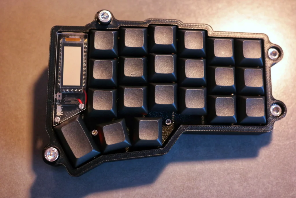 Wireless Corne Keyboard: rechtes Teil fertig aufgebaut