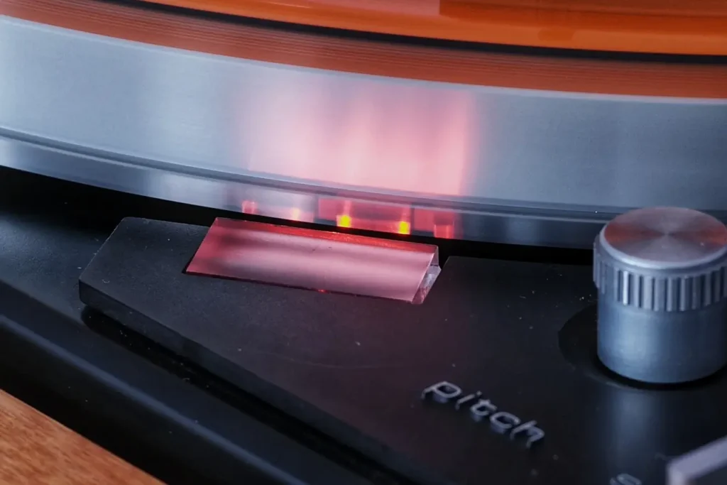 LED Stroboskop für Plattenspieler Dual mit ATTiny24: 45 U/min Sägezahnteller